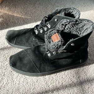Toms black men’s suede chukka boots size 11